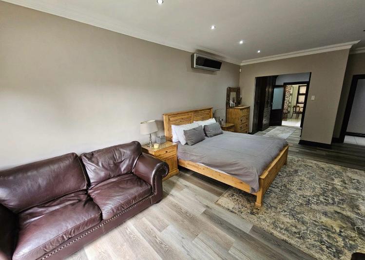 To Let 5 Bedroom Property for Rent in Jim Fouchepark Free State